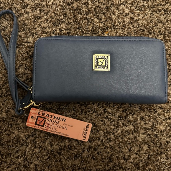 Stone Mountain Accessories Navy Phone Wallet - Picture 1 of 8